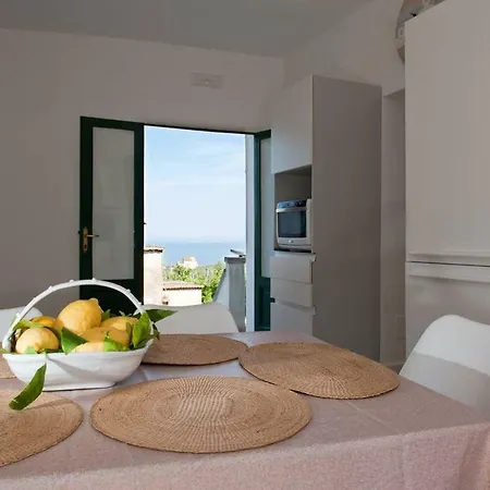 Semesterbostad Le Tre Isole All'orizzonte Massa Lubrense
